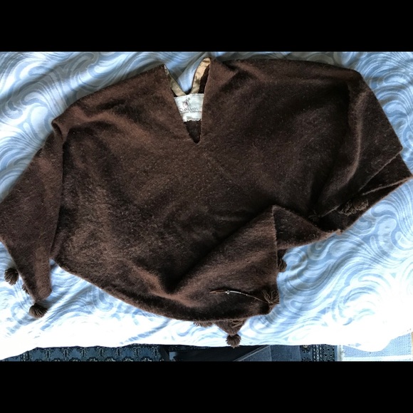 Cashmere poncho Carolyn  Roumeguere for beguelin - Picture 1 of 1